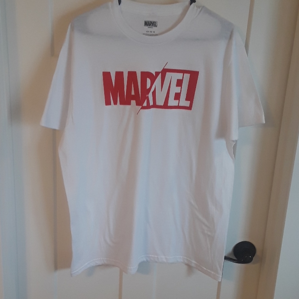 MARVEL LOGO SHIRT
